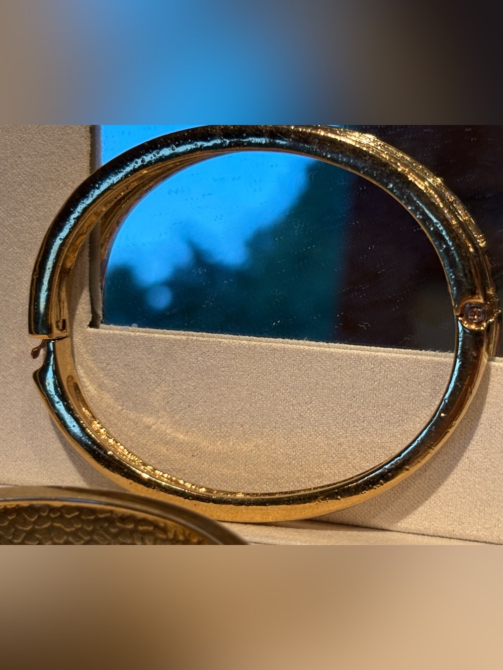 Vintage Roman Gold Crystal Rhinestone Hinged Bangle Bracelet 2 3/8” Gorgeous